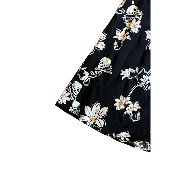 Hello Bunny Black Flower & Skull 3/4 Button Down Dress XL - Picture 5 of 7